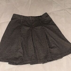 Mac Studio skirt